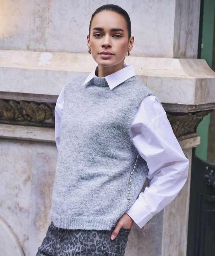  060 LIGHT GREY